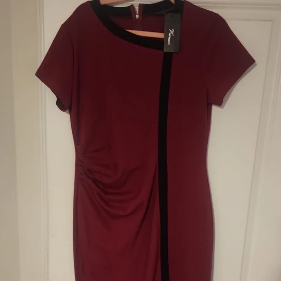 Elegant Burgundy Dress - Picture 1 of 2